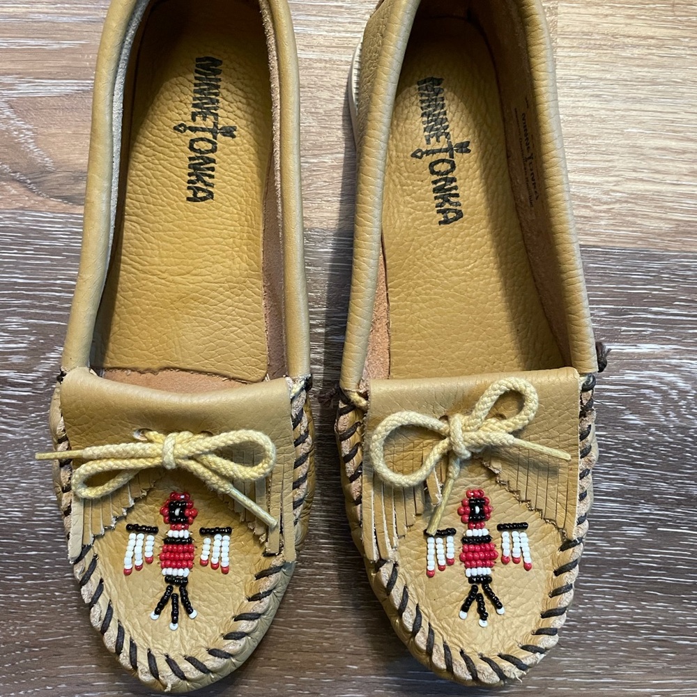 Minnetonka Leather Thunderbird Moccasins